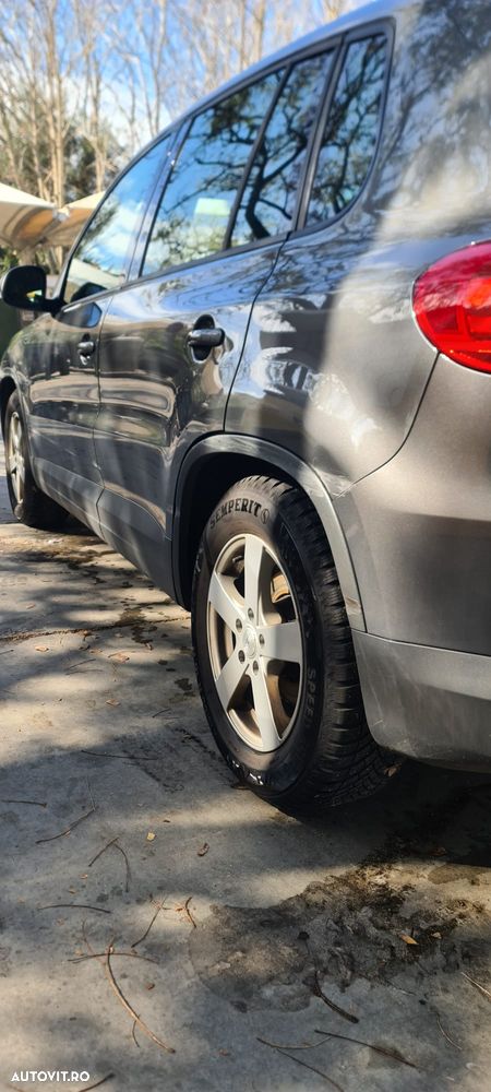 Volkswagen Tiguan - 4