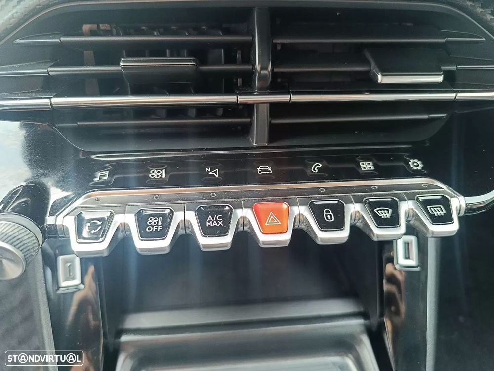 Peugeot 2008 PureTech 130 EAT8 Allure - 27