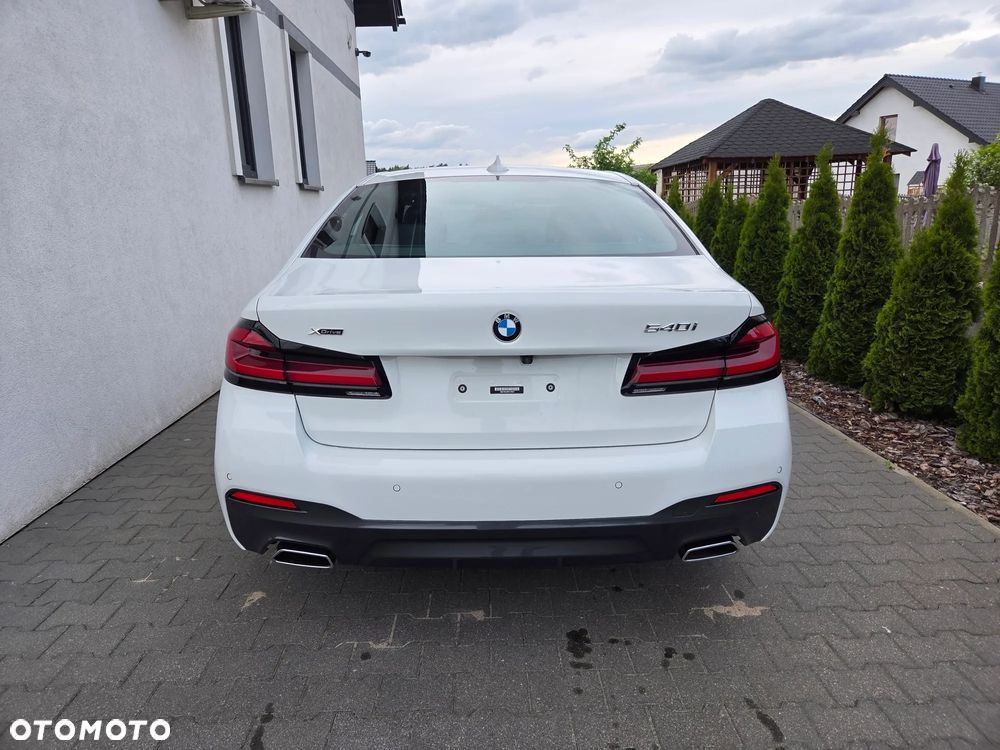 BMW Seria 5 540i xDrive M Sport Edition - 2
