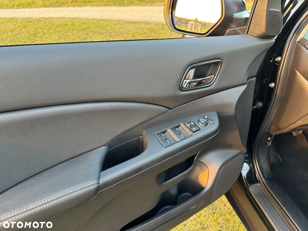 Honda CR-V 2.0 Lifestyle Plus (Honda Connect+) - 24