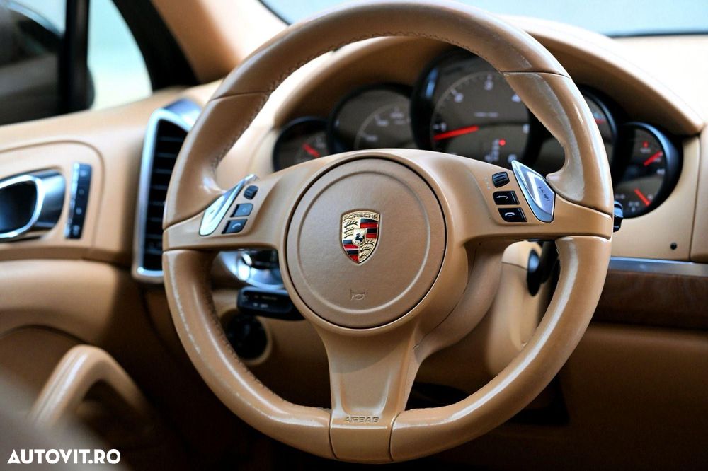 Porsche Cayenne - 17