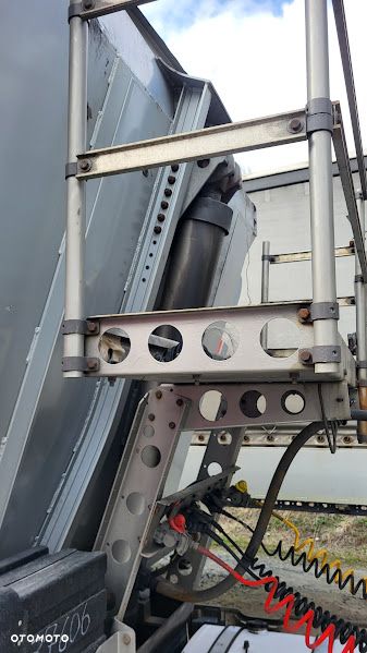 Schmitz Cargobull SKI 24 - 4