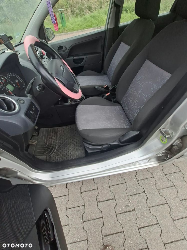 Ford Fiesta - 6