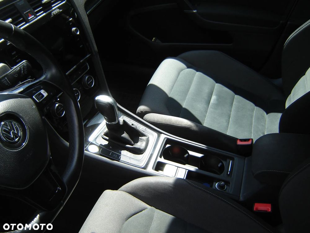 Volkswagen Golf - 9