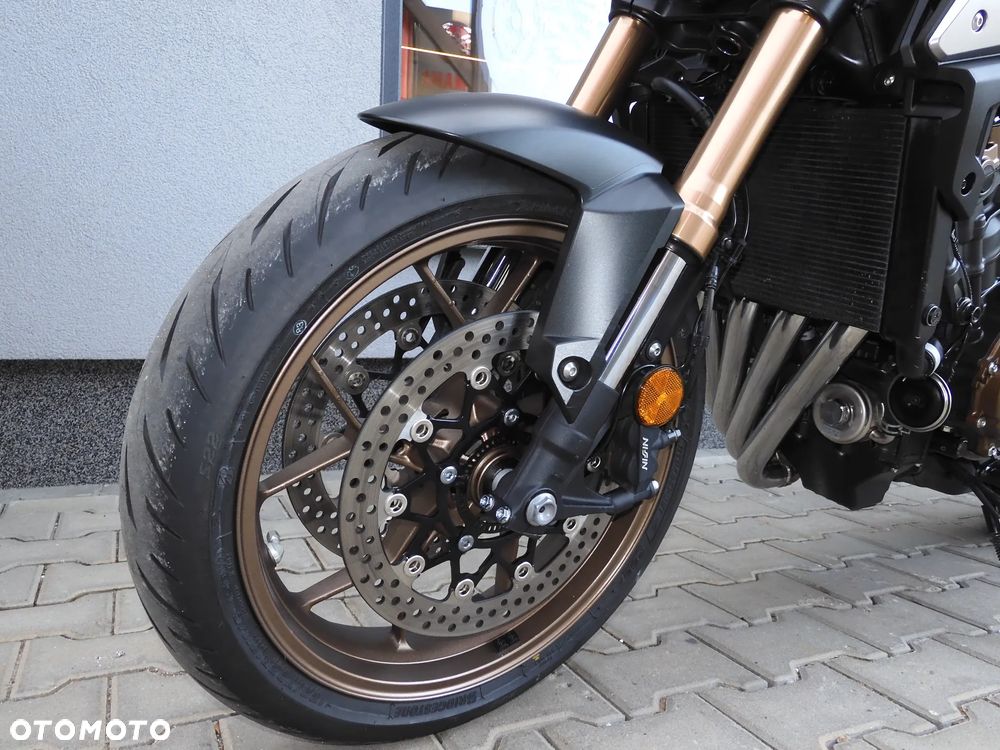 Honda CB - 23