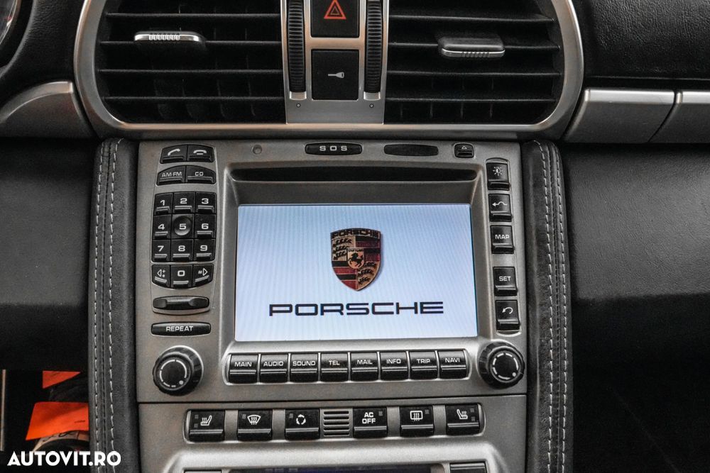 Porsche 911 Carrera 4 S - 18