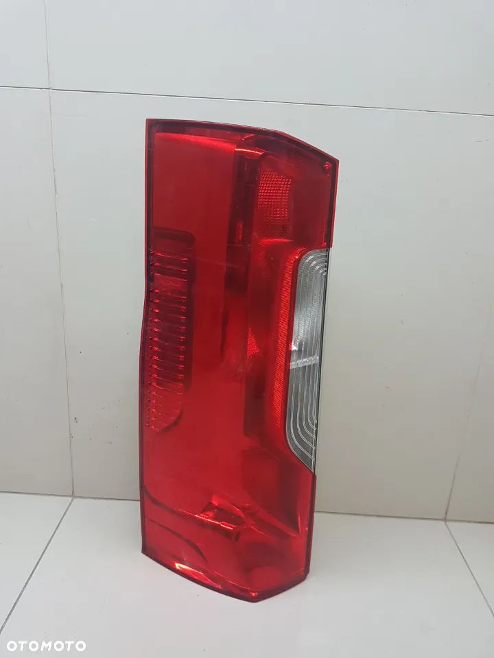 MERCEDES SPRINTER W910 19- LAMPA LEWA TYLNA TYŁ