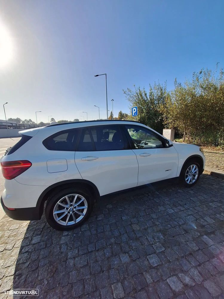 BMW X1 18 d sDrive Auto Line Sport - 4