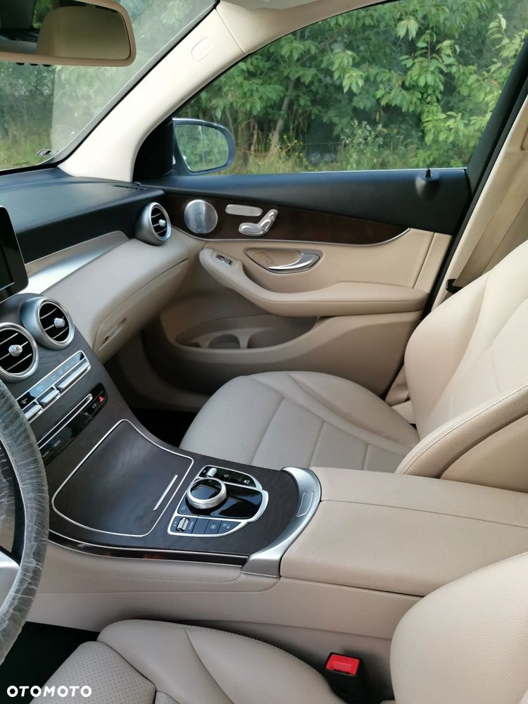 Mercedes-Benz GLC - 25