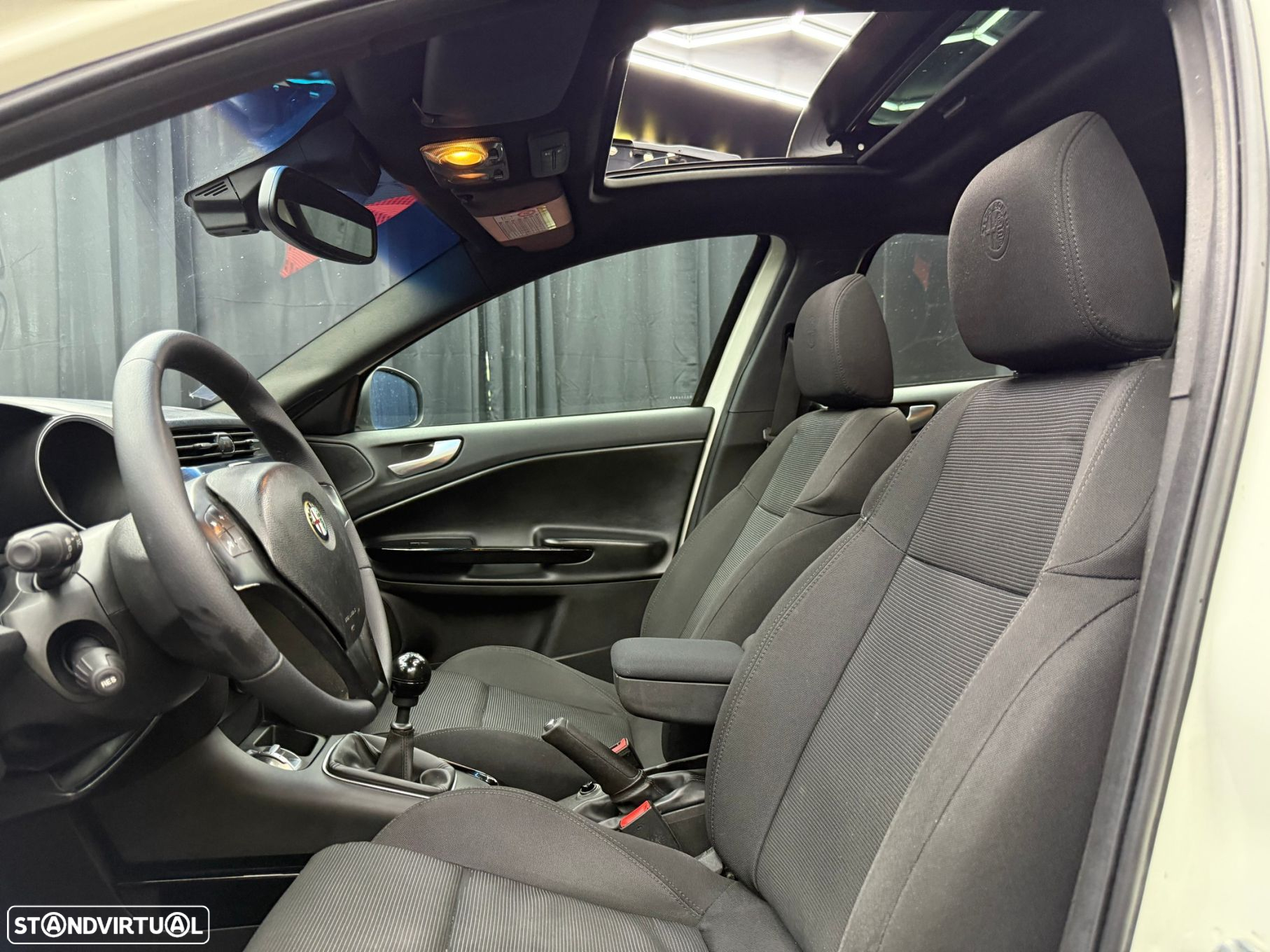 Alfa Romeo Giulietta 2.0 JTDm Distinctive - 8
