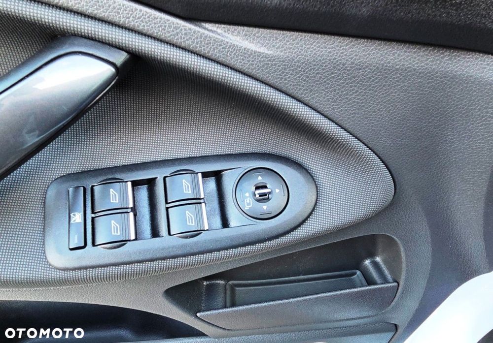 Ford Kuga - 11