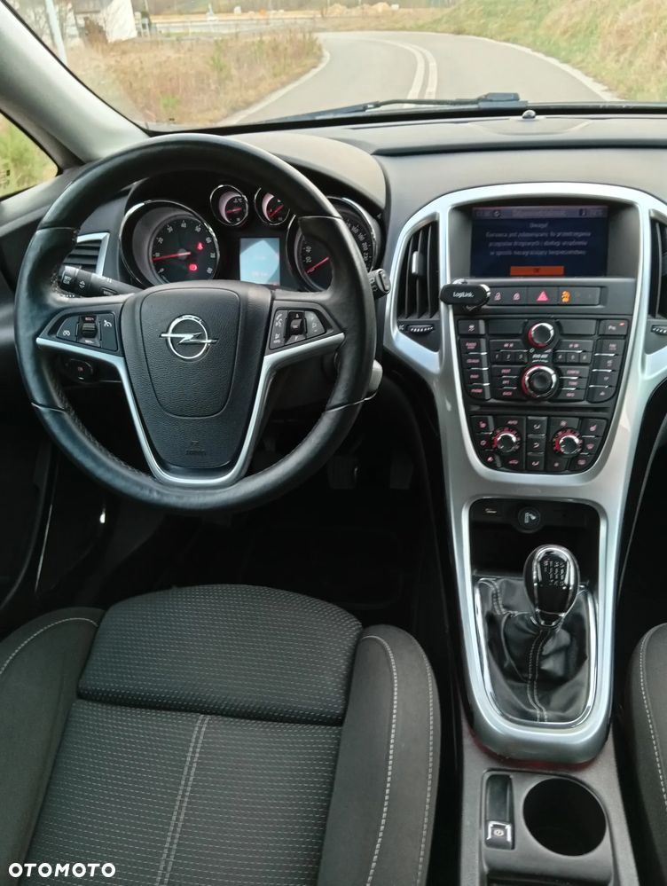 Opel Astra 1.6 Turbo Edition - 7