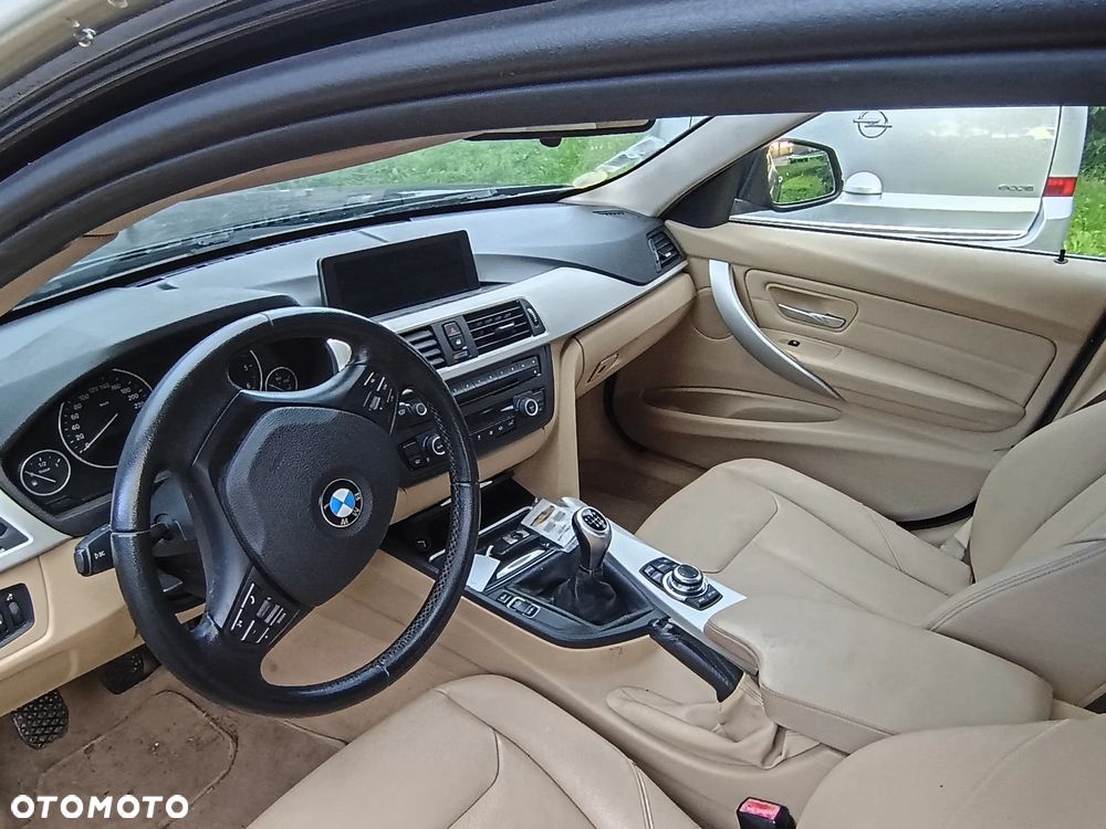 BMW Seria 3 320d Blue Performance Sport Line - 13