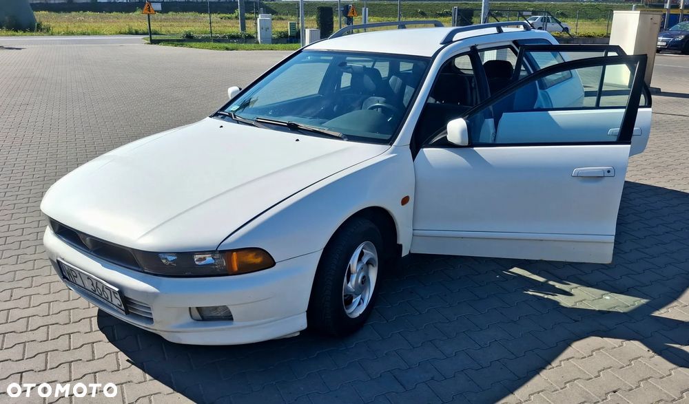 Mitsubishi Galant - 18