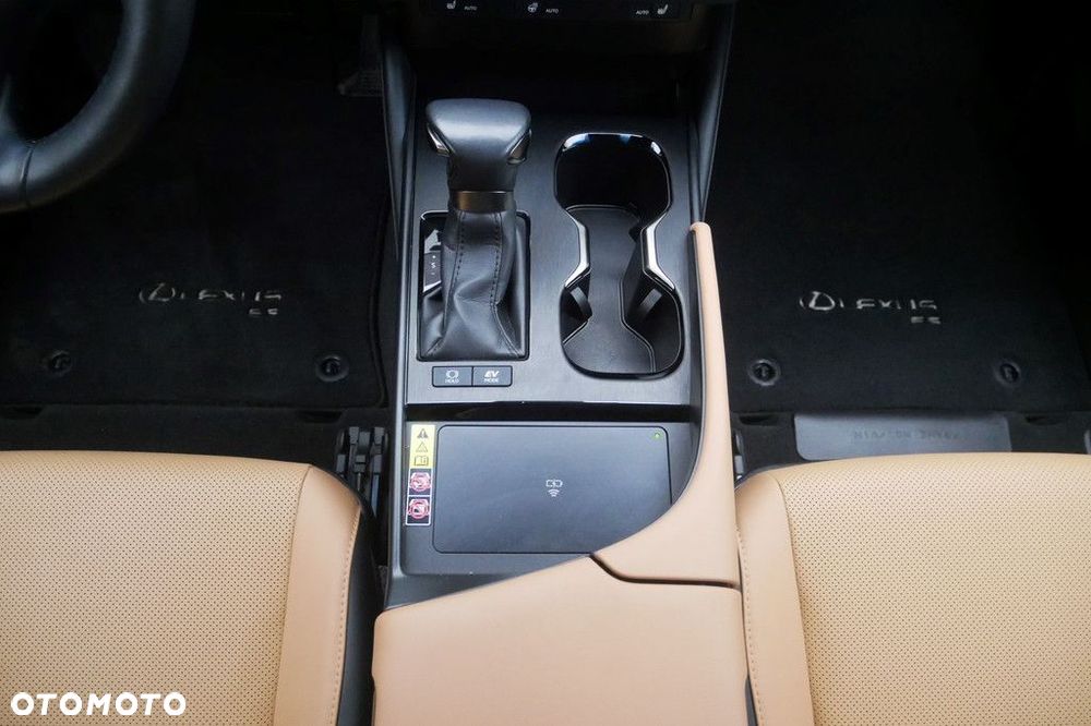 Lexus ES 300h Business Edition - 11