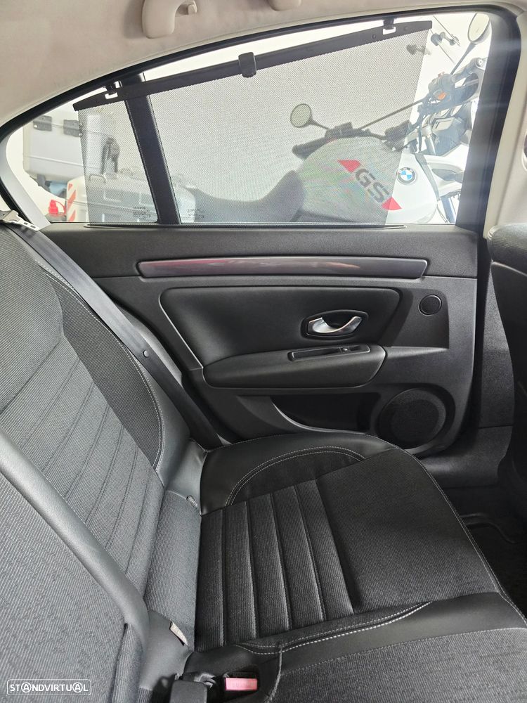 Renault Laguna 2.0 dCi Dynamique S - 11
