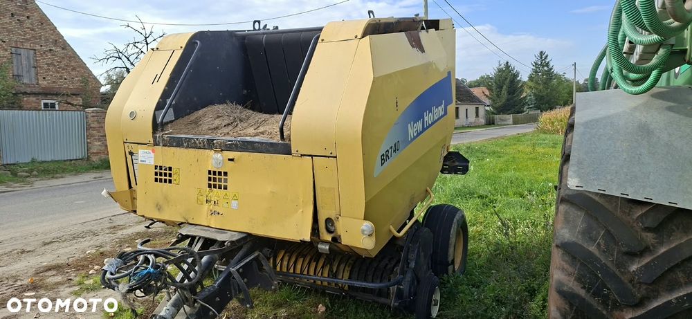 New Holland BR740 - 26