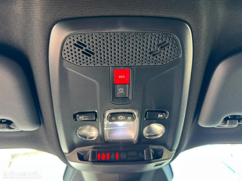 Peugeot 2008 1.2 Hybrid Allure e-DCS6 - 22