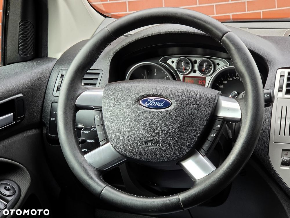 Ford Kuga 2.0 TDCi 2x4 Titanium - 29