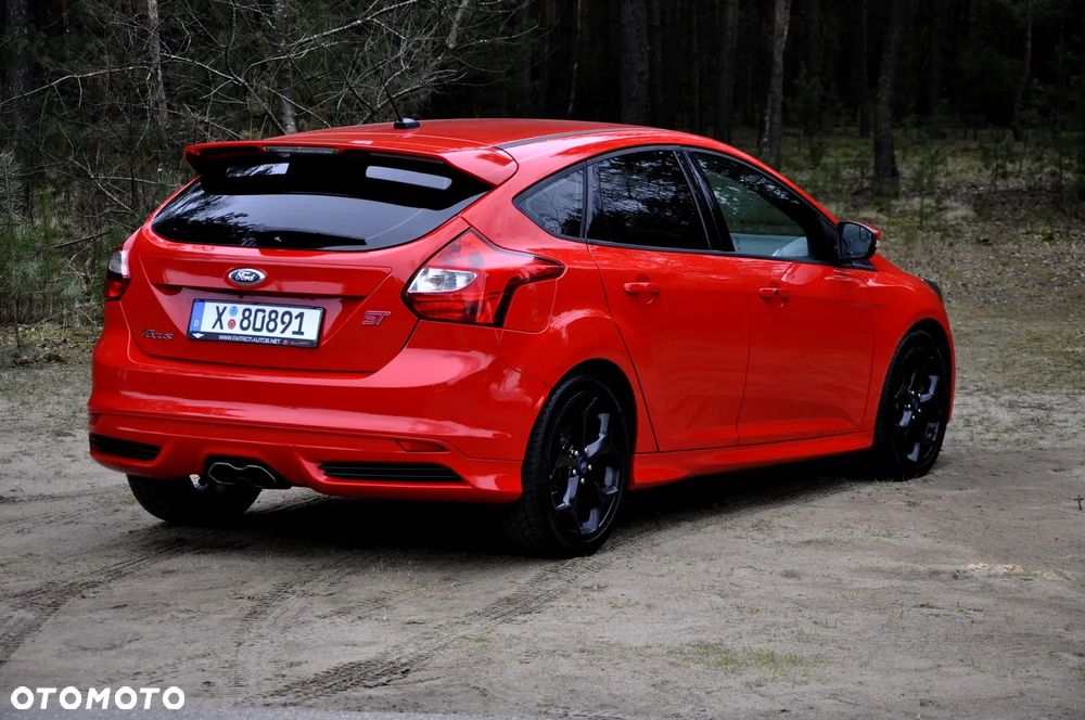 Ford Focus 2.0 EcoBoost ST mit Leder-Sport-Paket - 17