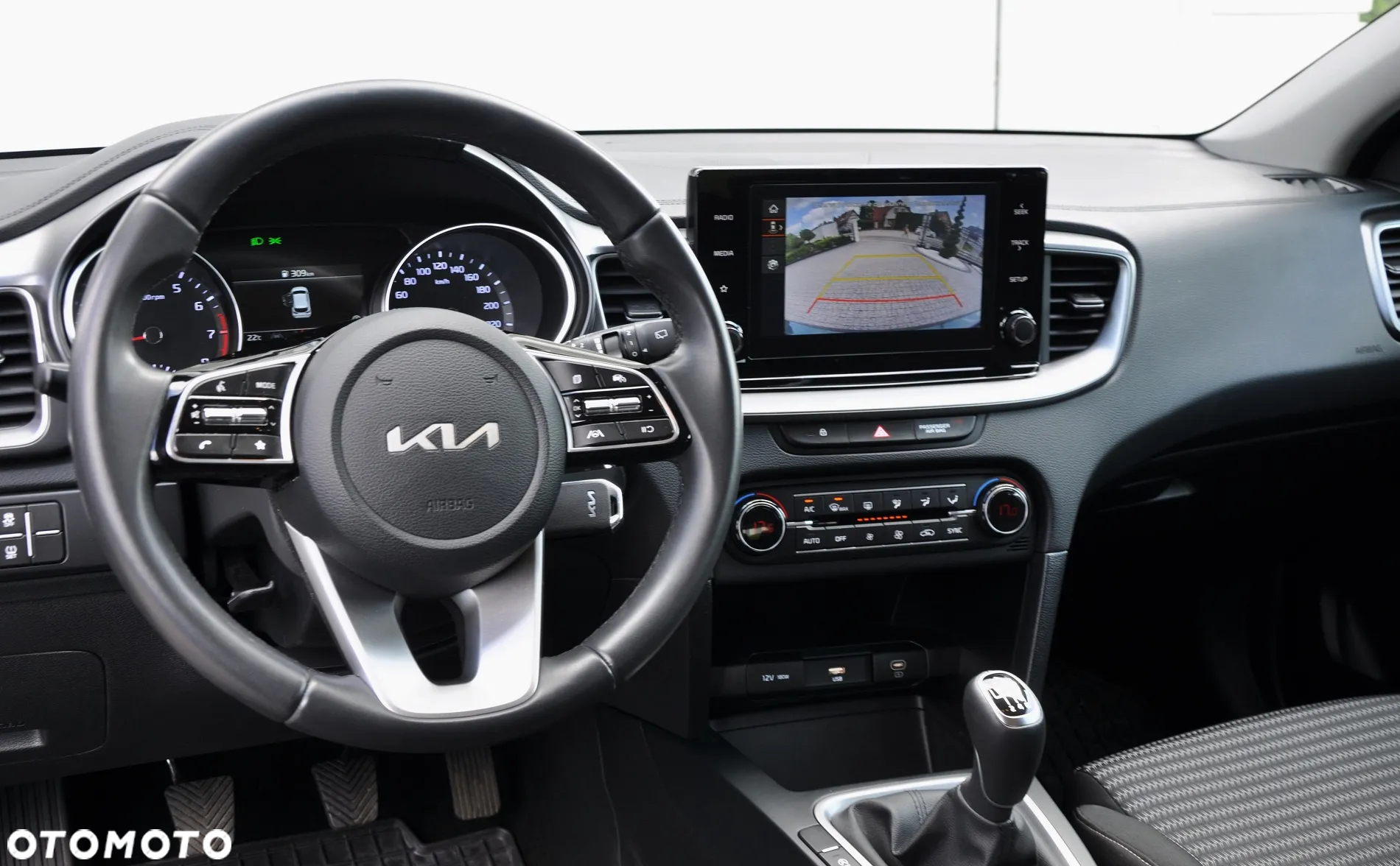 Kia Ceed 1.5 T-GDI M - 12