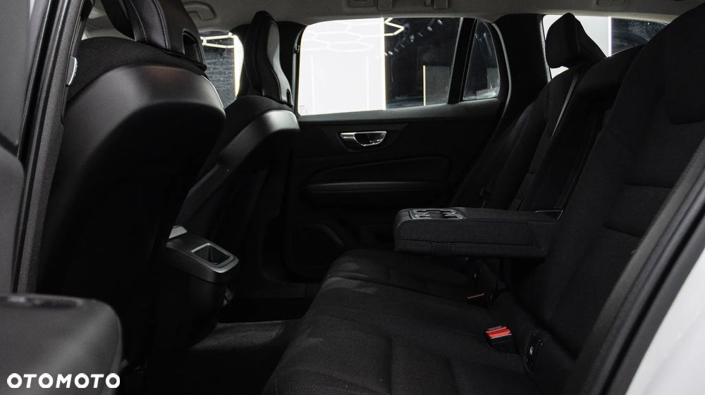 Volvo V60 B3 B Momentum Core - 14