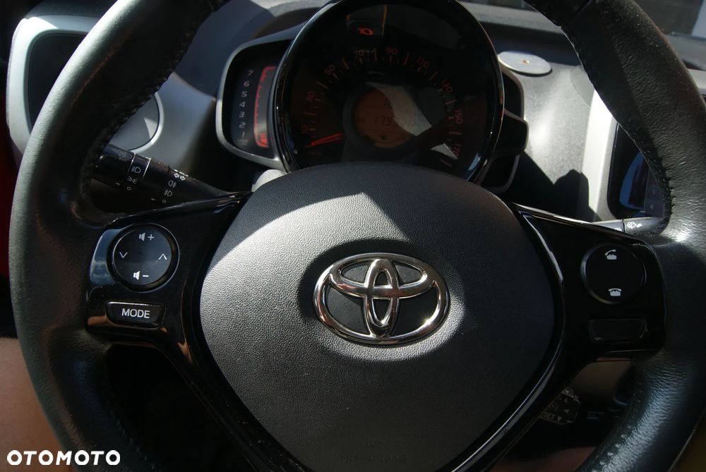 Toyota Aygo x-clusiv - 18