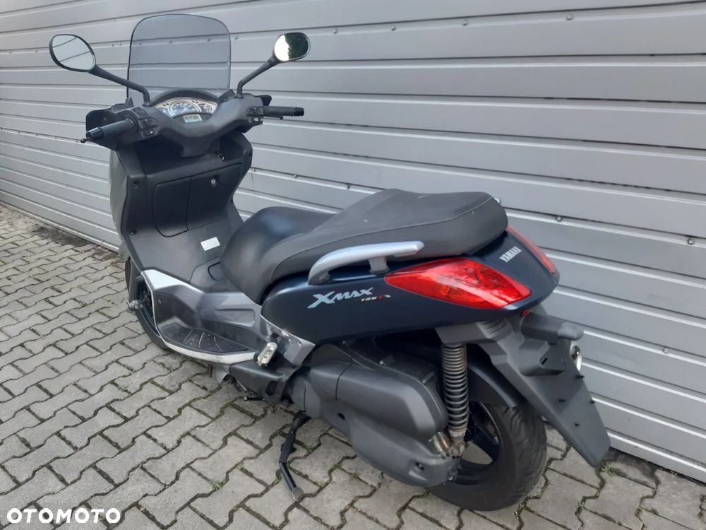 Yamaha X-max - 4