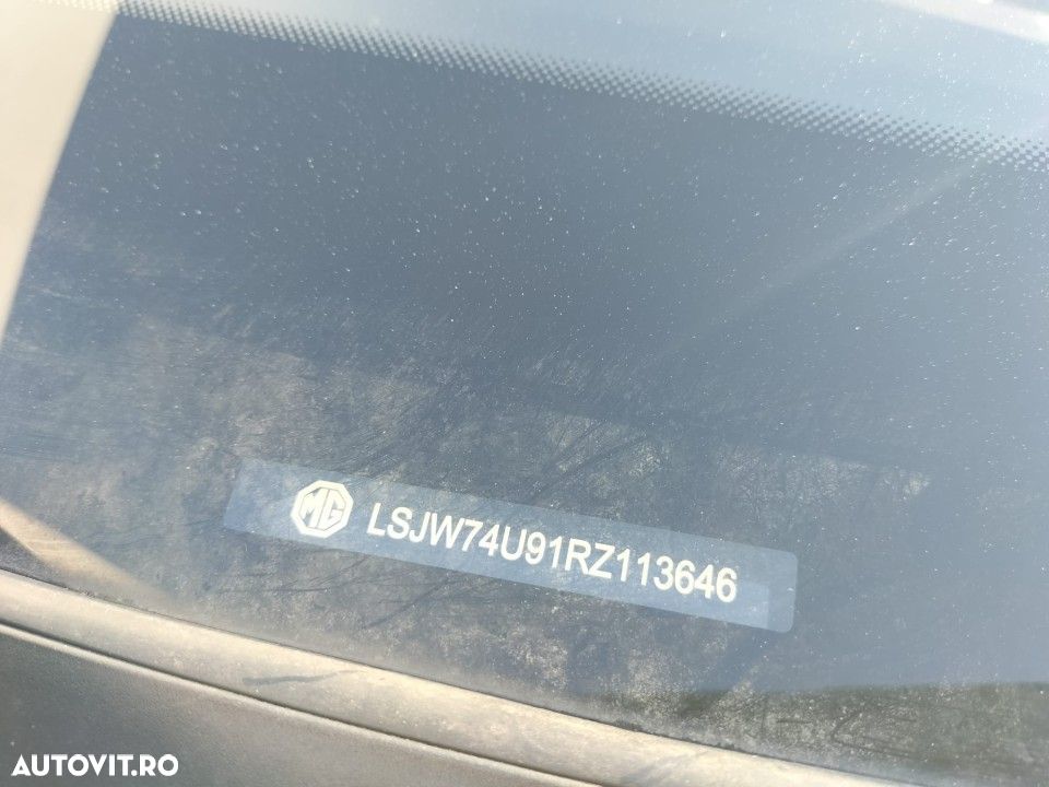 MG ZS - 12