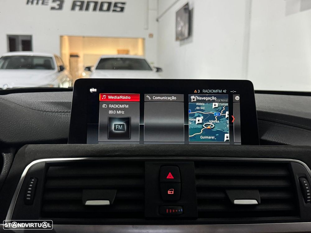 BMW 330 e iPerformance Pack M - 17