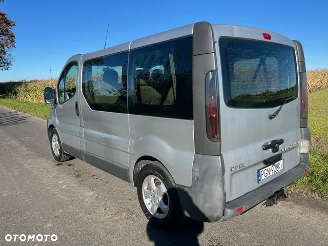 Opel Vivaro - 9