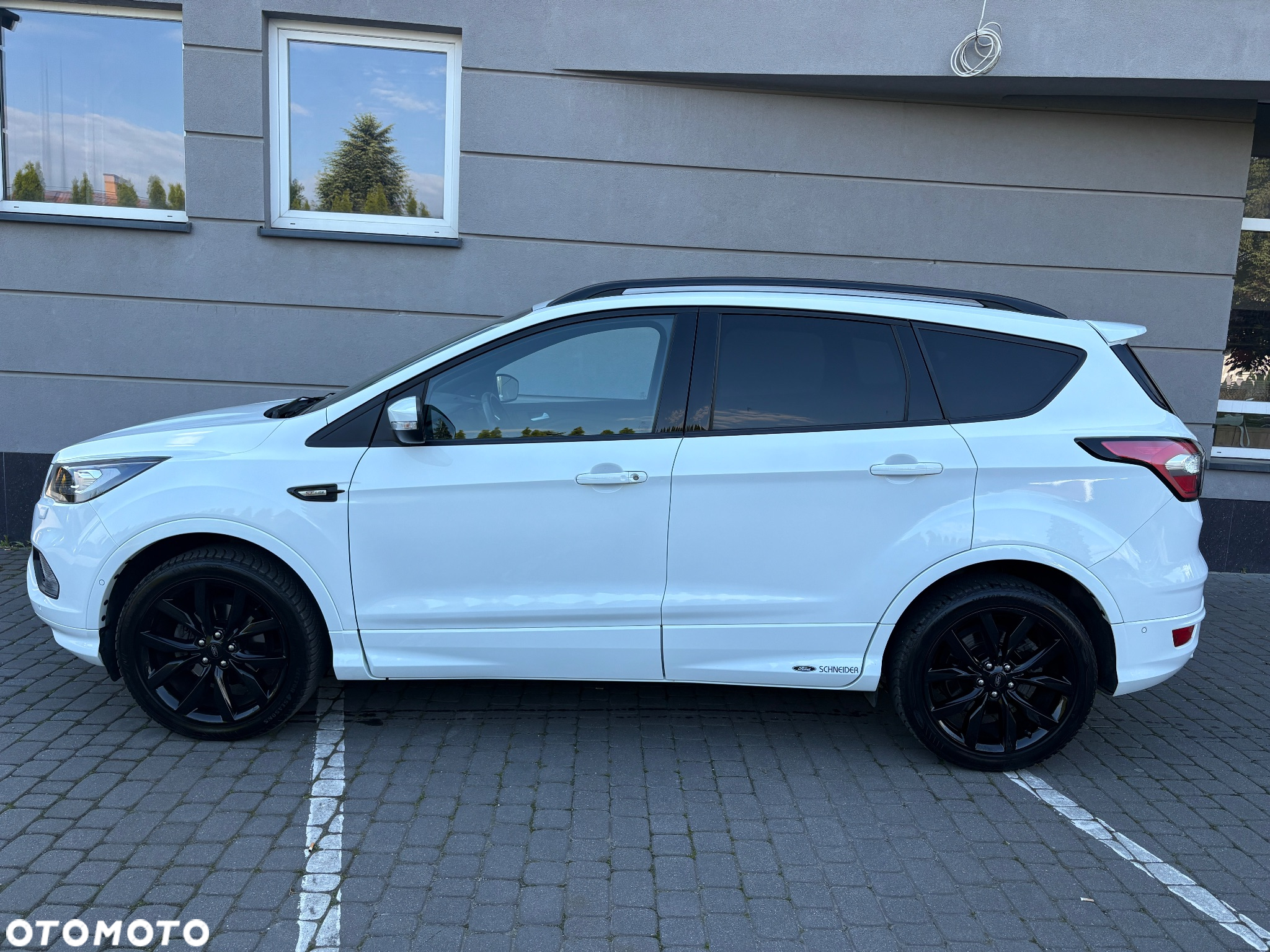 Ford Kuga 1.5 EcoBoost 2x4 ST-Line - 2