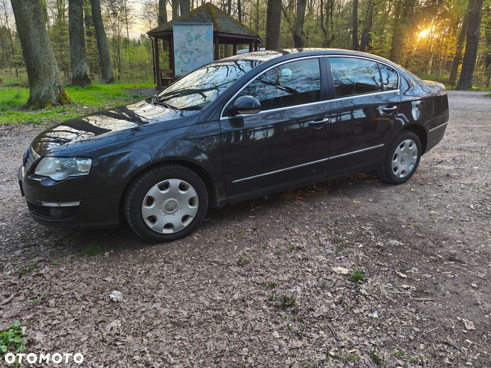 Volkswagen Passat 2.0 TDI Comfortline DSG - 2