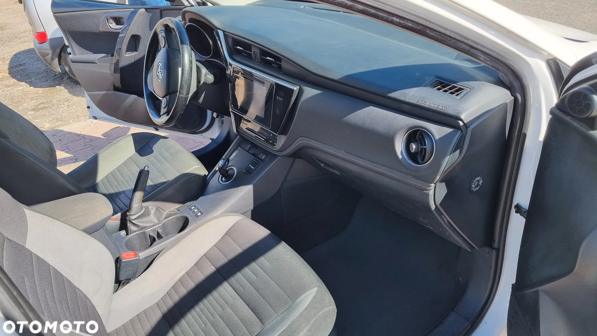 Toyota Auris 1.8 VVT-i Hybrid Automatik Comfort - 33