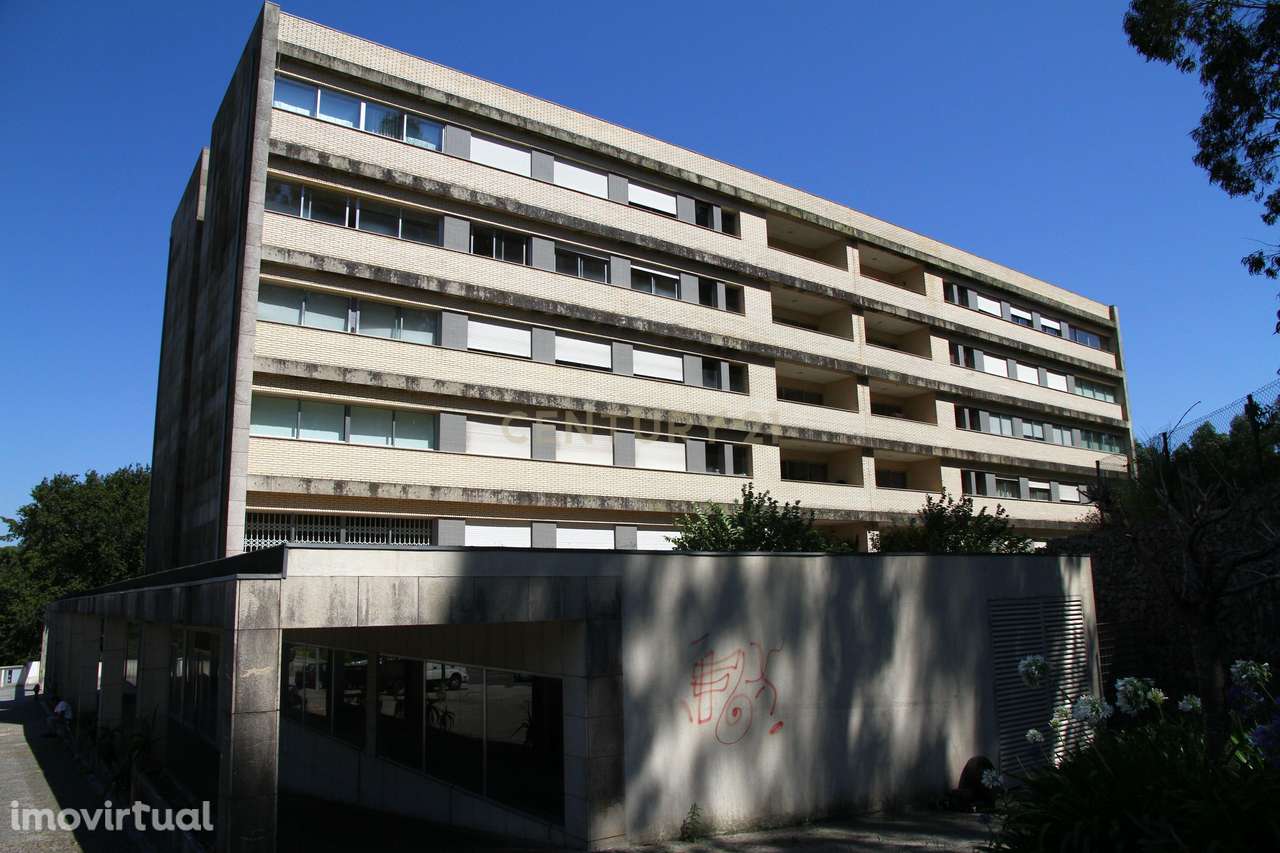 Apartamento T3 com 157 m² — Conforto, Luz Natural e Qualidade de Vida - Grande imagem: 2/9