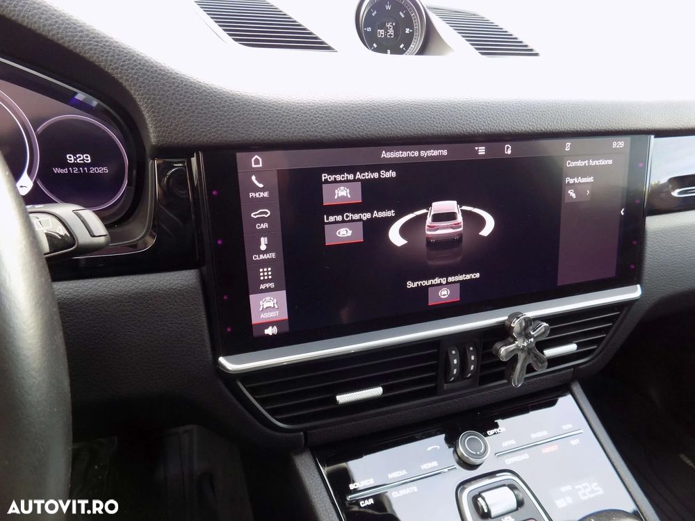 Porsche Cayenne Standard - 24