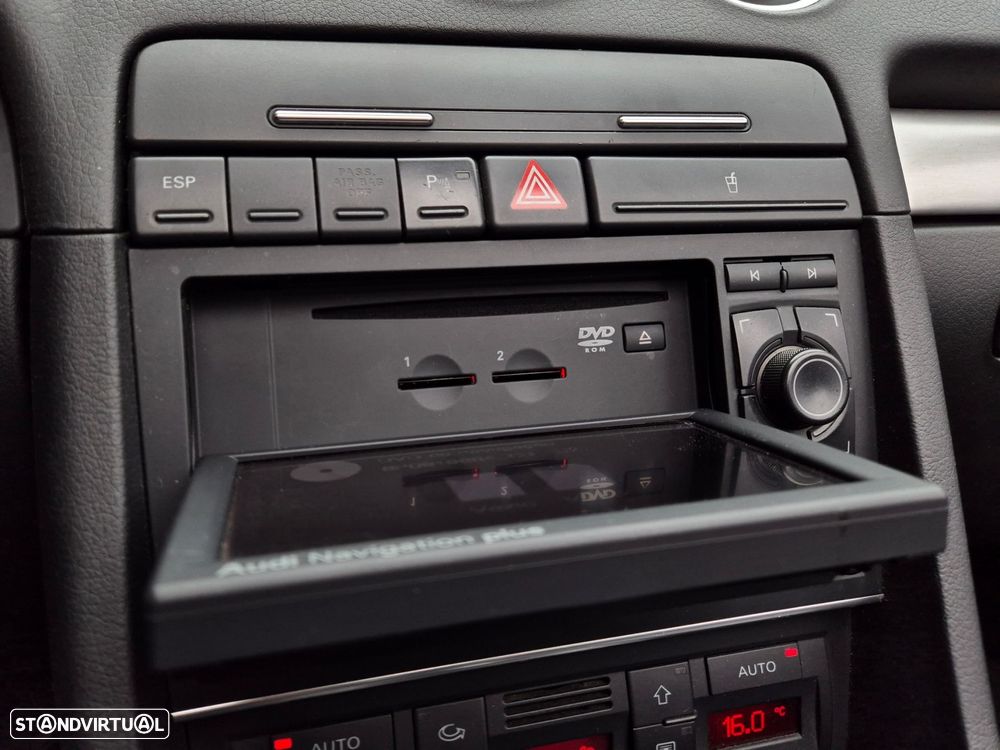 Audi A4 Cabrio 2.0 TDi S-line - 25