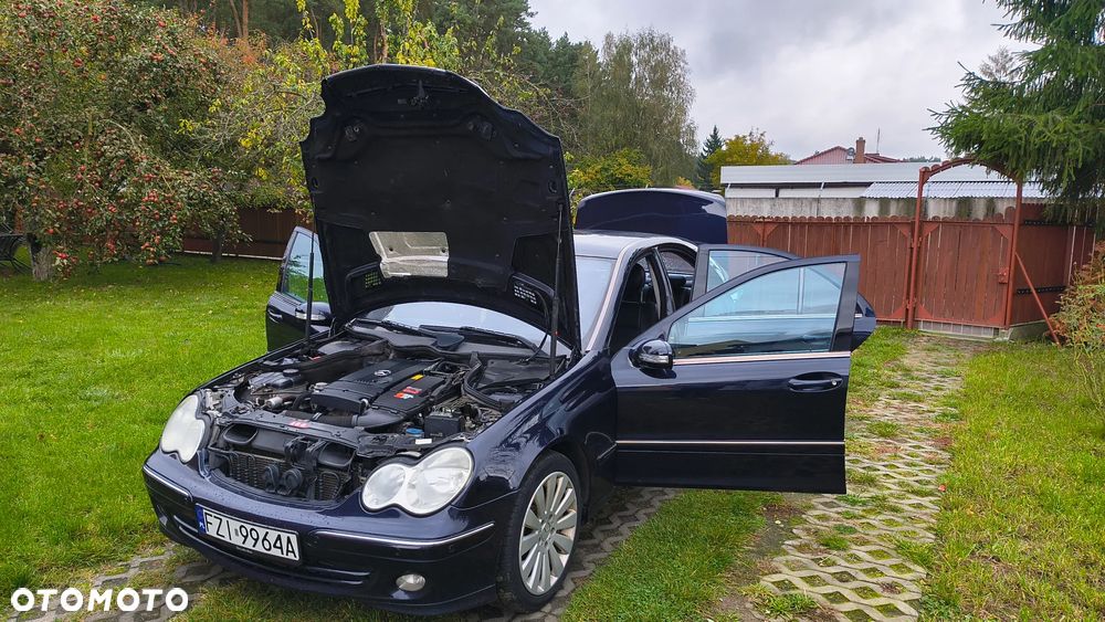 Mercedes-Benz Klasa C 180 T Kompressor Avantgarde - 17