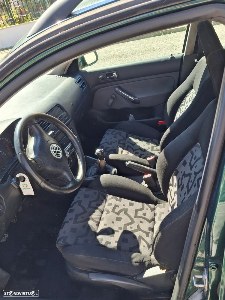 VW Bora 1.9 TDi Highline - 4