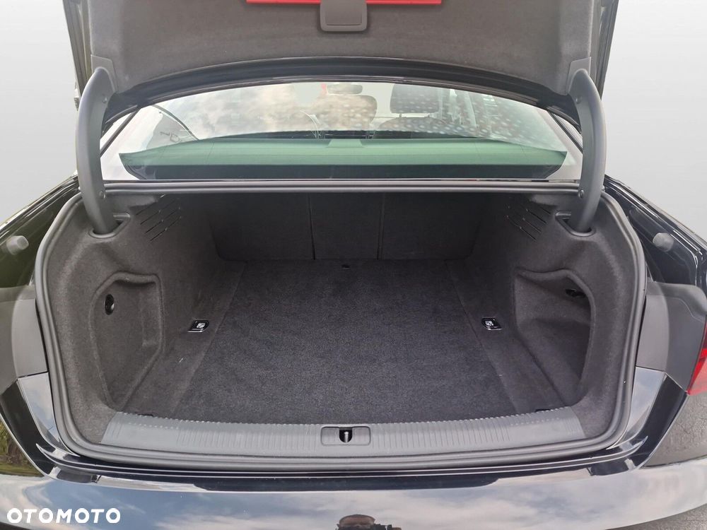 Audi A4 Limousine - 19