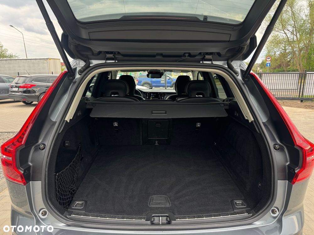 Volvo XC 60 B4 D AWD Inscription - 34