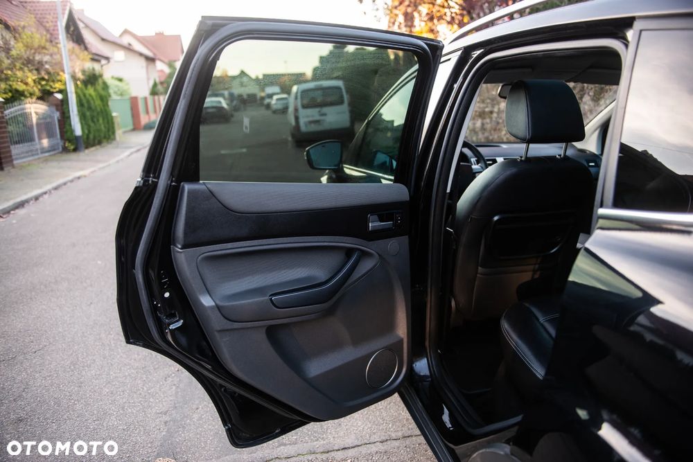 Ford Kuga 2.0 TDCi 4x4 Titanium - 23