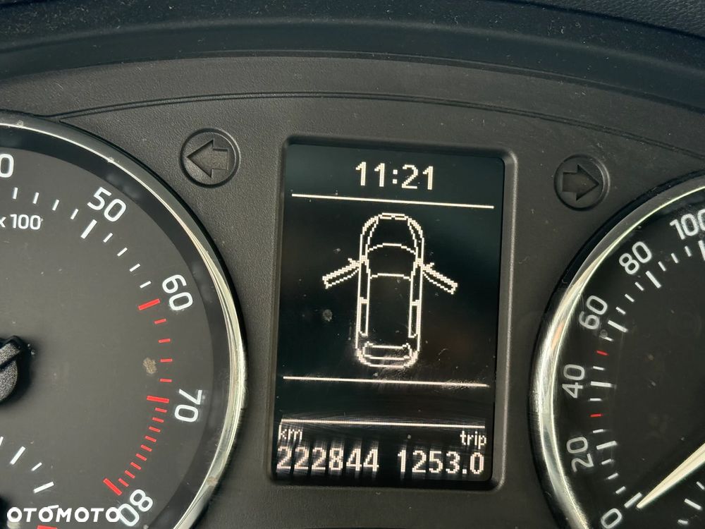 Skoda RAPID 1.2 TSI Edition - 7
