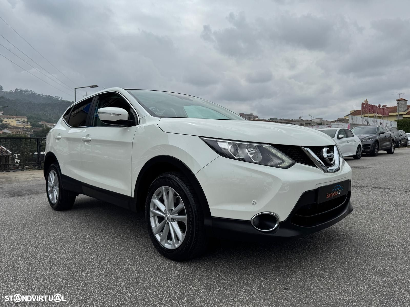 Nissan Qashqai 1.5 dCi N-Connecta - 6