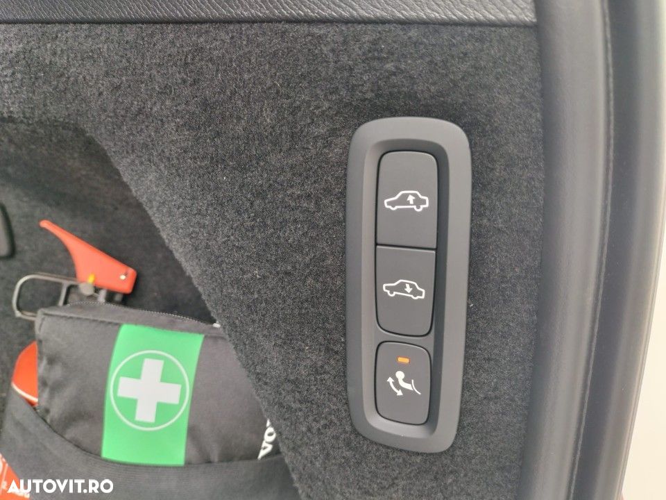 Volvo XC 90 - 23