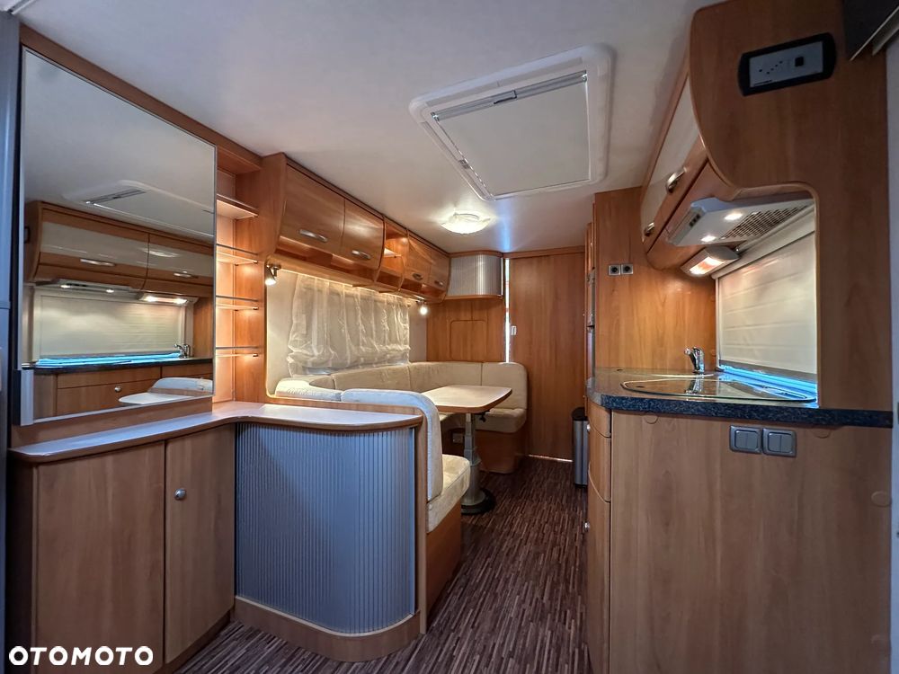 Hymer-Eriba 680 NOVA-GL z napędem, klimatyzacją i łóżkami piętrowymi. - 17