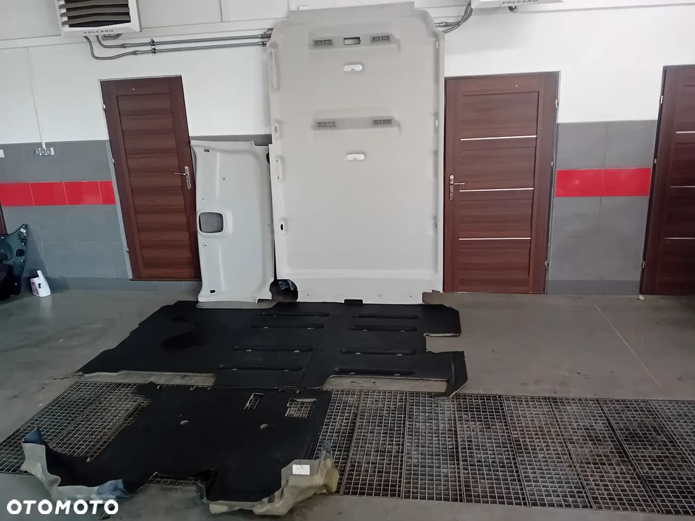 komplet foteli środek Renault Trafic III long Vivaro B 2018 sufit pasy głośniki - 2