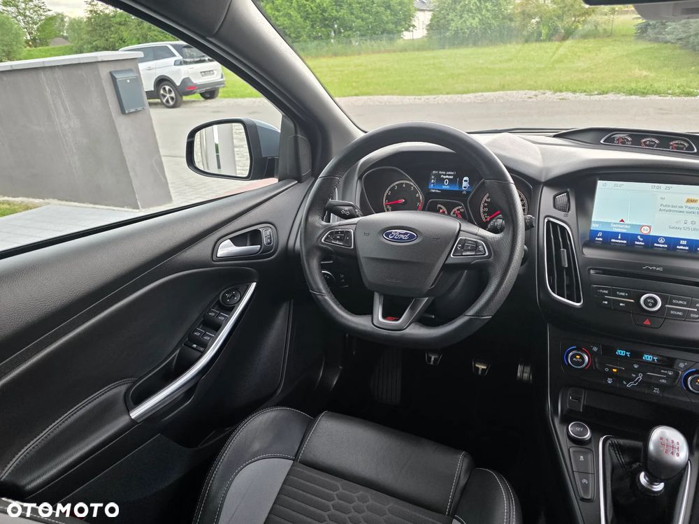 Ford Focus 2.0 EcoBoost ST-2 - 16