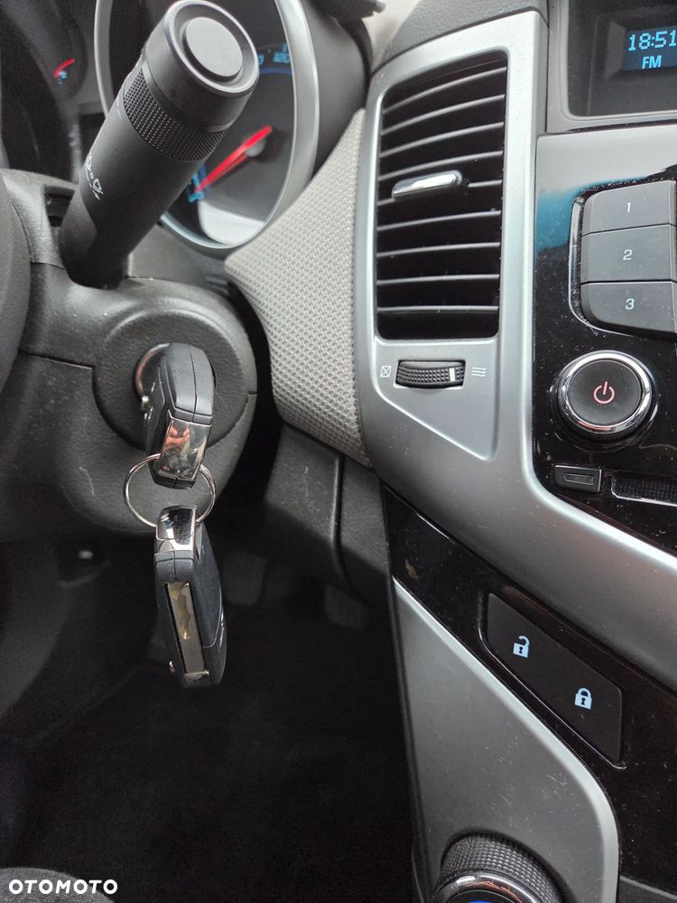 Chevrolet Cruze 1.8 LT - 17