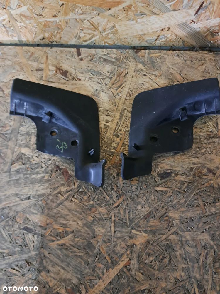 VOLVO XC60 II CHLAPACZ PRAWY LEWY TYŁ 31469567/31469566 - 1